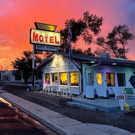 The Aztec Motel & Creative Space Seligman Extérieur photo