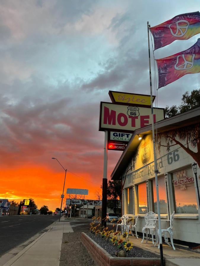 The Aztec Motel & Creative Space Seligman Extérieur photo