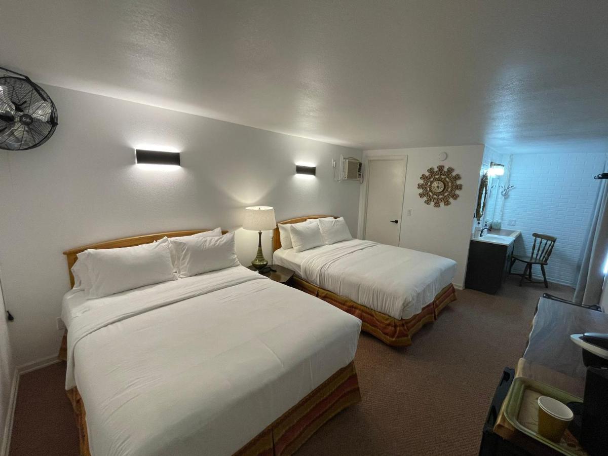The Aztec Motel & Creative Space Seligman Extérieur photo