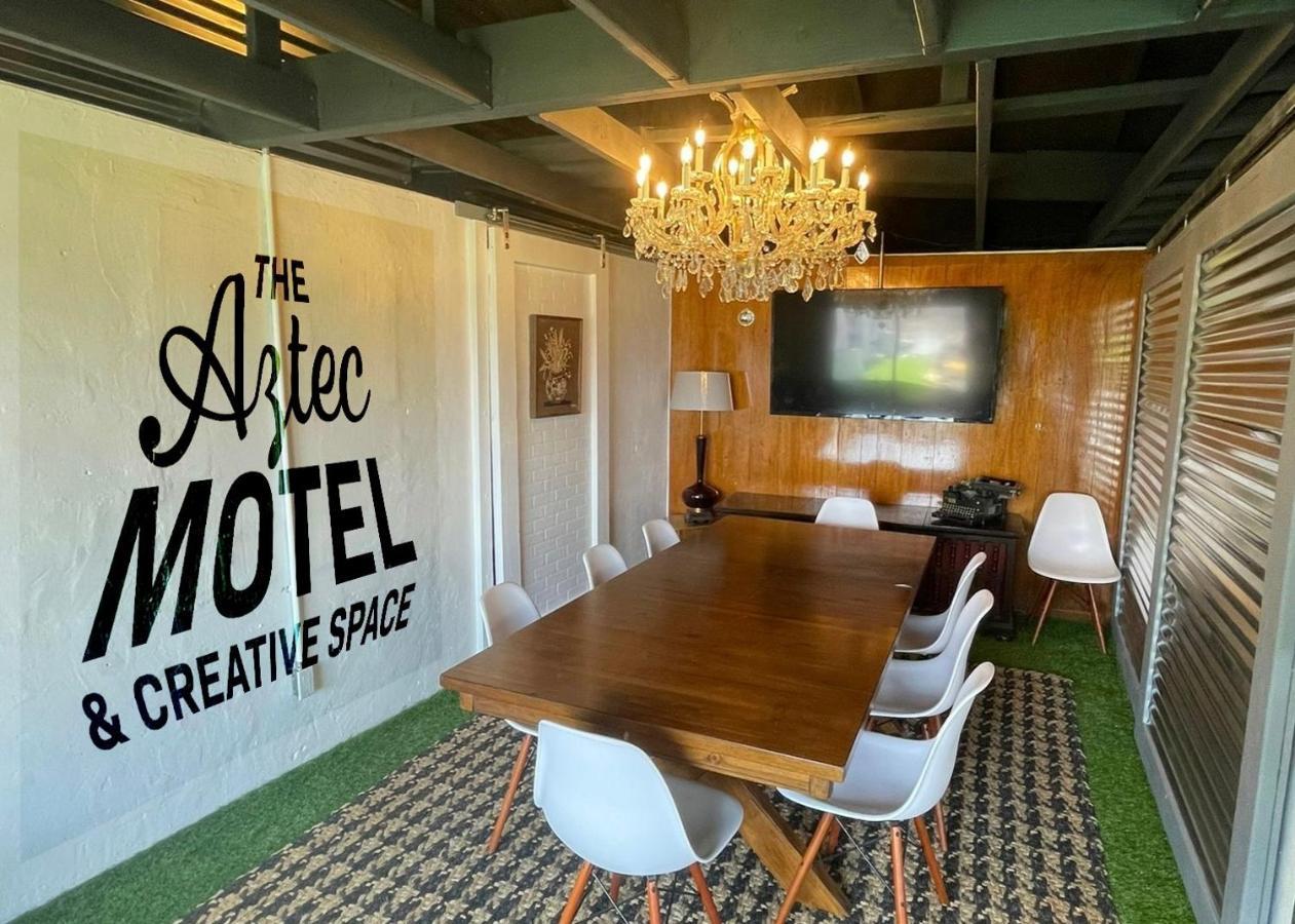 The Aztec Motel & Creative Space Seligman Extérieur photo