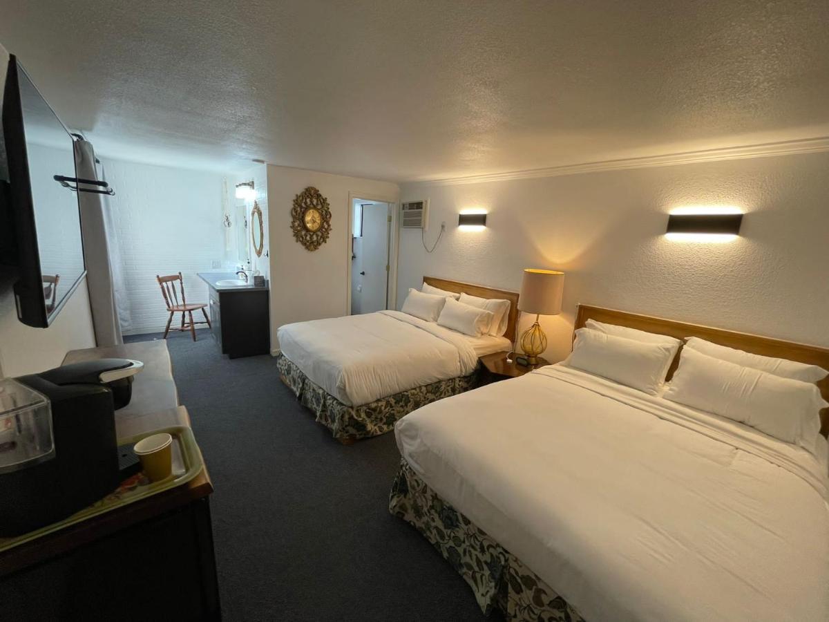 The Aztec Motel & Creative Space Seligman Extérieur photo