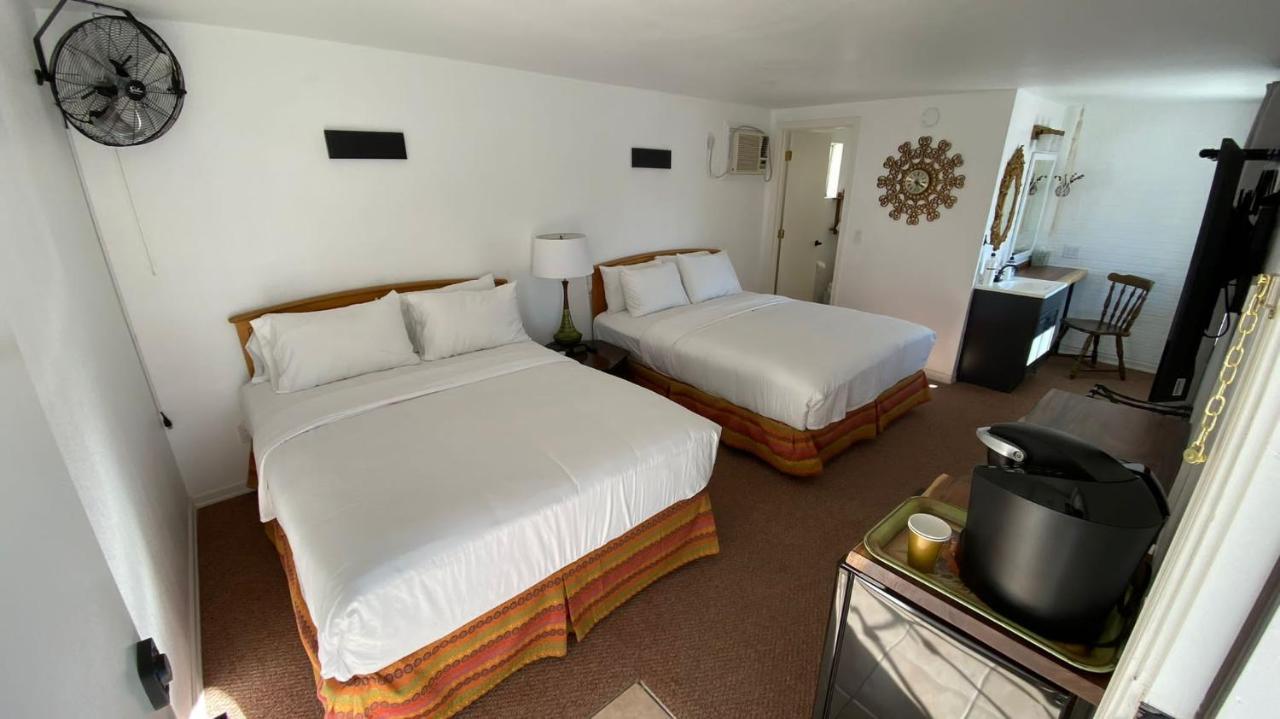 The Aztec Motel & Creative Space Seligman Extérieur photo