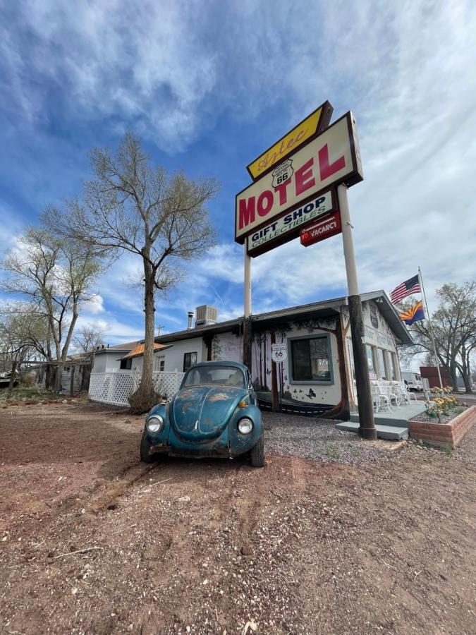 The Aztec Motel & Creative Space Seligman Extérieur photo