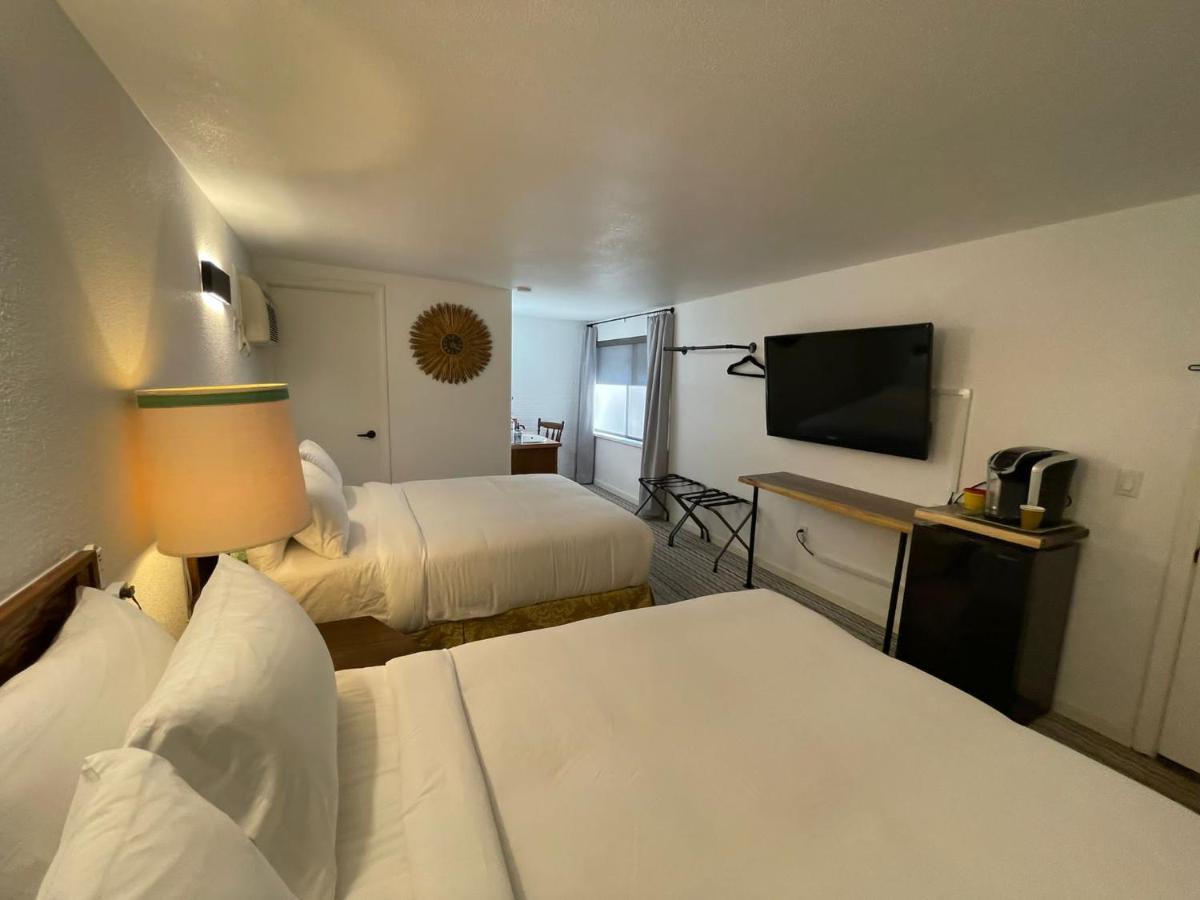 The Aztec Motel & Creative Space Seligman Extérieur photo