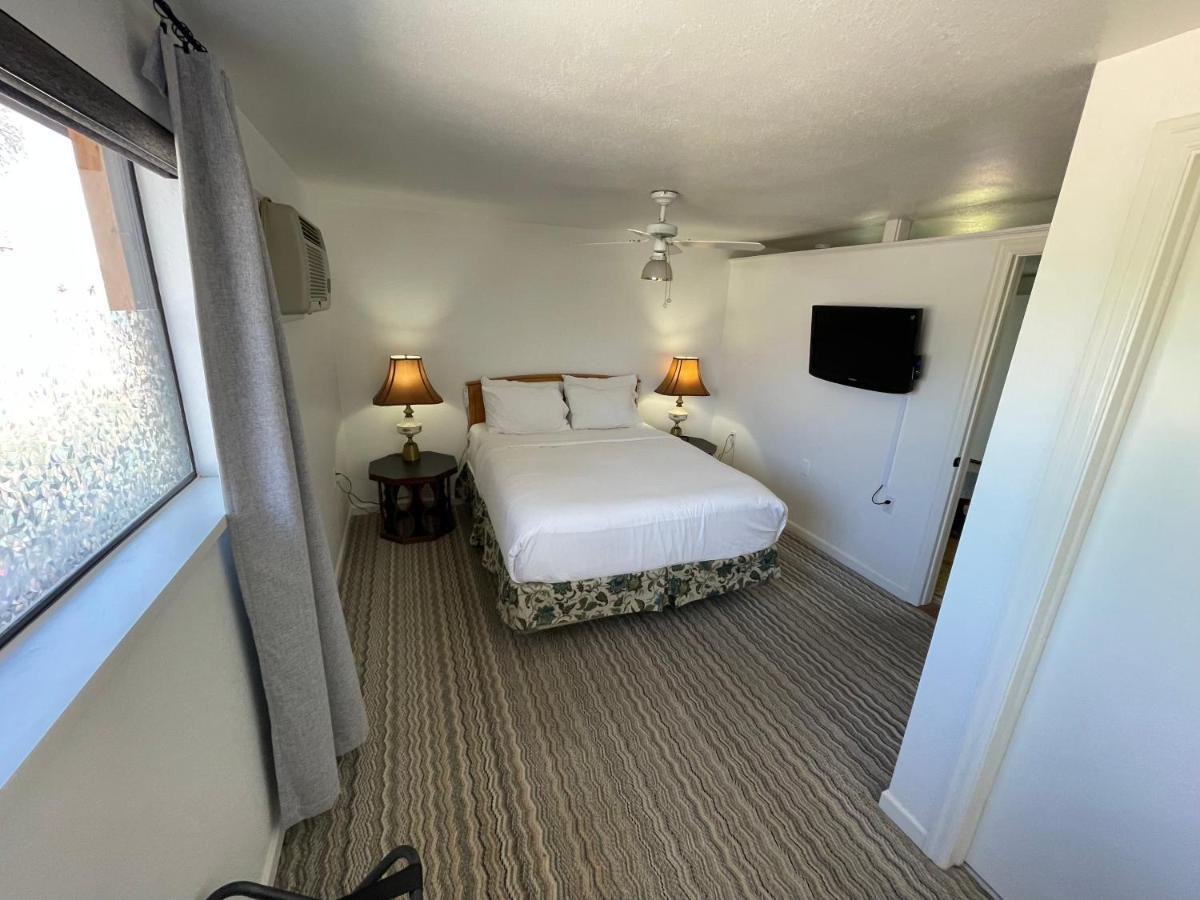 The Aztec Motel & Creative Space Seligman Extérieur photo