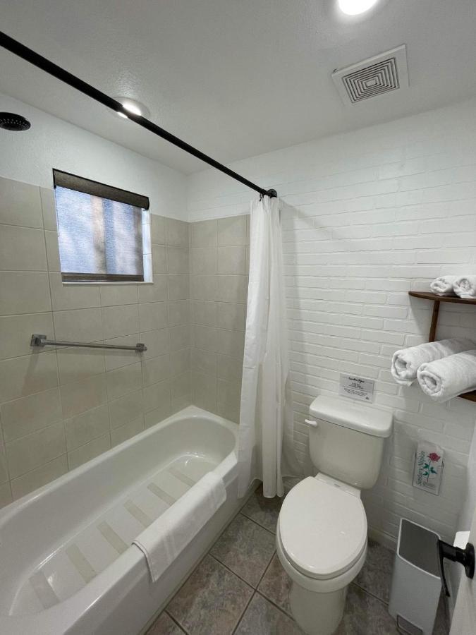 The Aztec Motel & Creative Space Seligman Extérieur photo