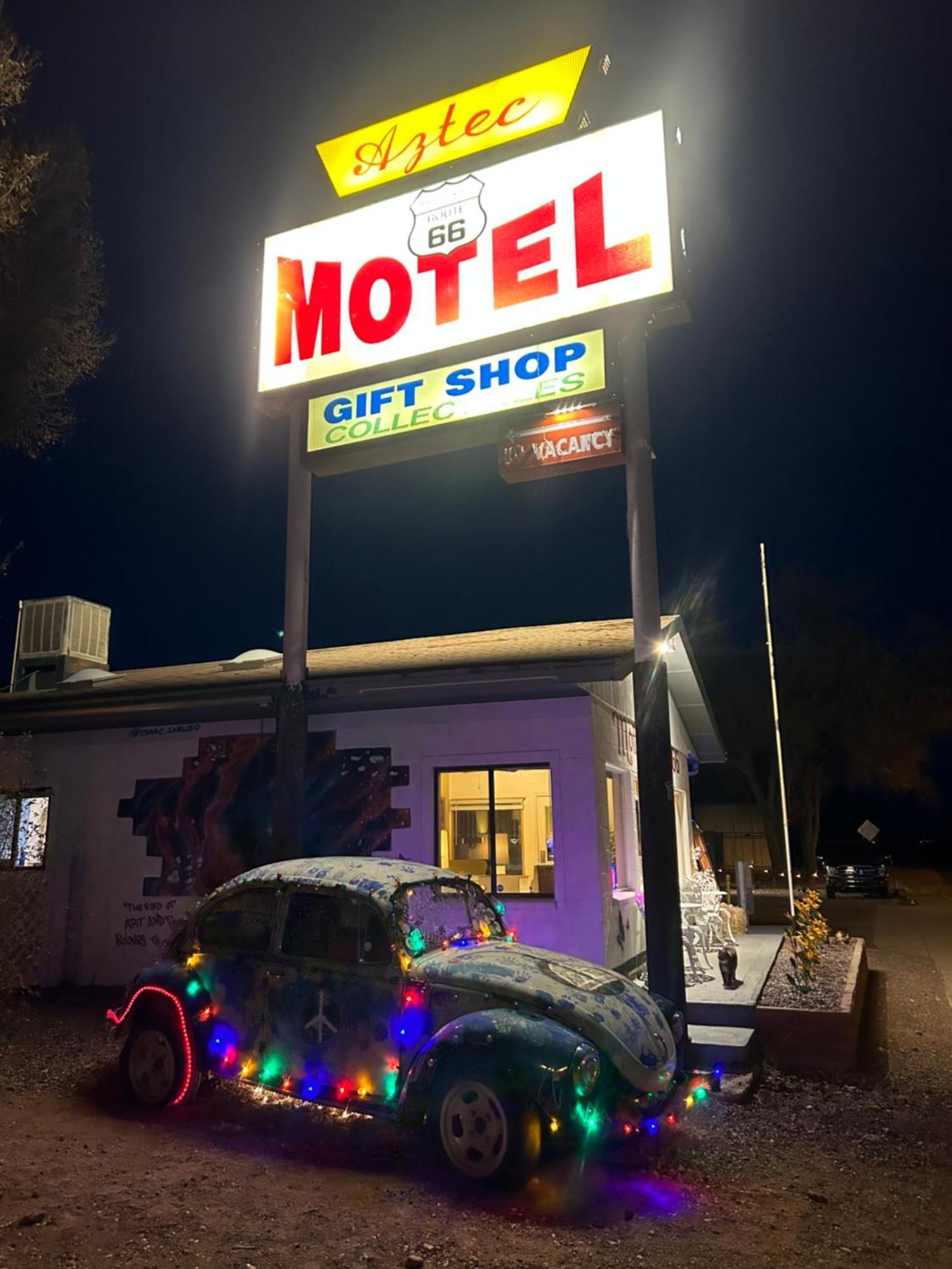 The Aztec Motel & Creative Space Seligman Extérieur photo